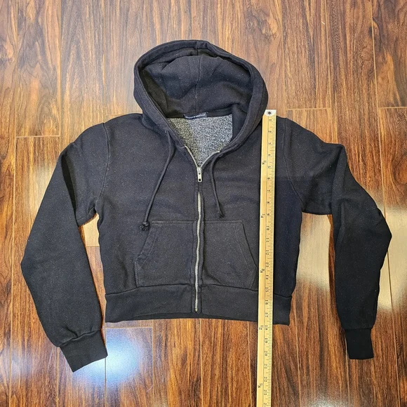 Brandy Melville Black Zip-Up Hoodie - Picture 4 of 8